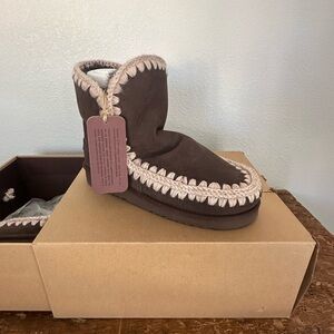 MOU NEW Cozy Brown Ankle Boots